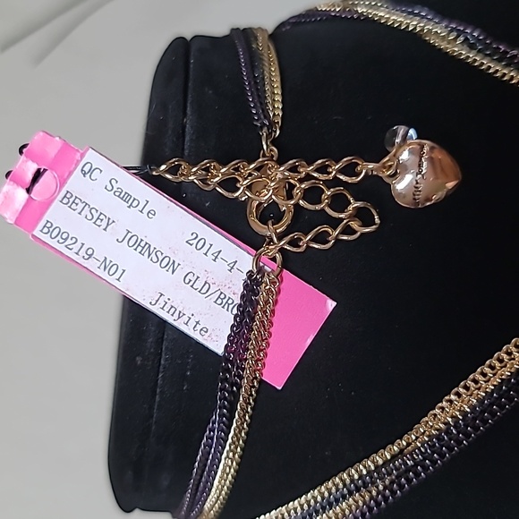 New! BETSEY JOHNSON Hollywood Glam Leopard Firefly Pill Locket Necklace. - Picture 11 of 12